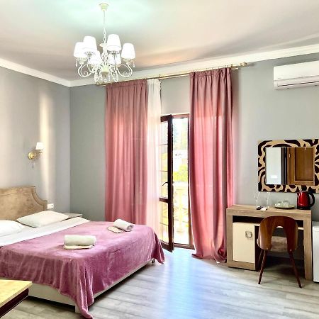 Hotel In Sukhum Sukhumi Ngoại thất bức ảnh