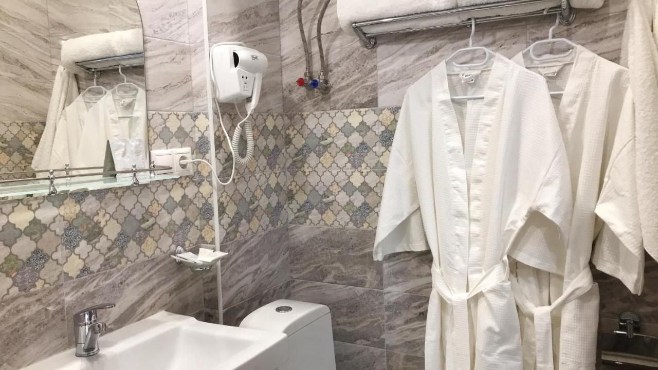 Hotel In Sukhum Sukhumi Ngoại thất bức ảnh