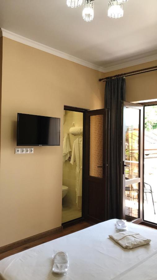 Hotel In Sukhum Sukhumi Ngoại thất bức ảnh