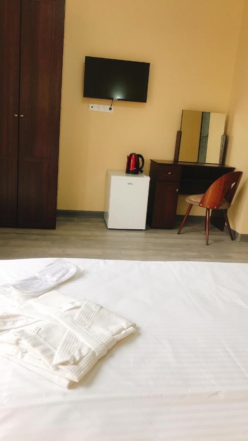 Hotel In Sukhum Sukhumi Ngoại thất bức ảnh