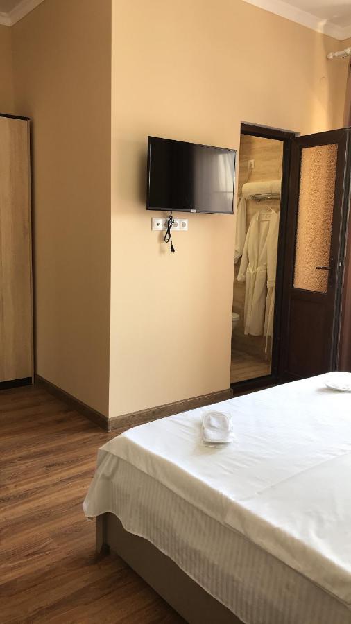 Hotel In Sukhum Sukhumi Ngoại thất bức ảnh