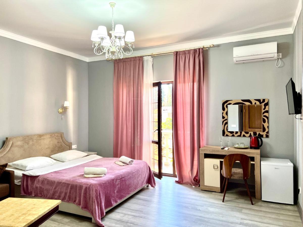 Hotel In Sukhum Sukhumi Ngoại thất bức ảnh