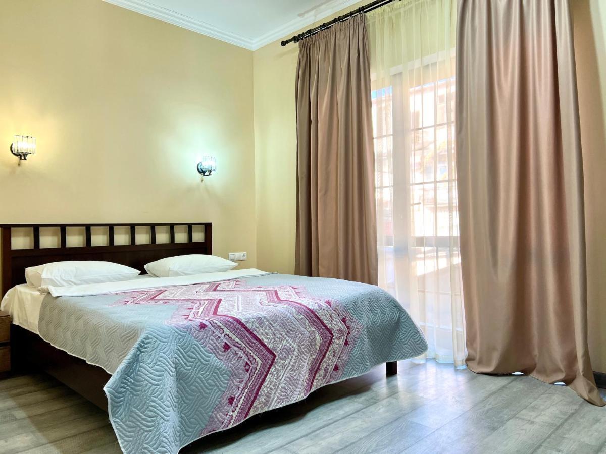 Hotel In Sukhum Sukhumi Ngoại thất bức ảnh