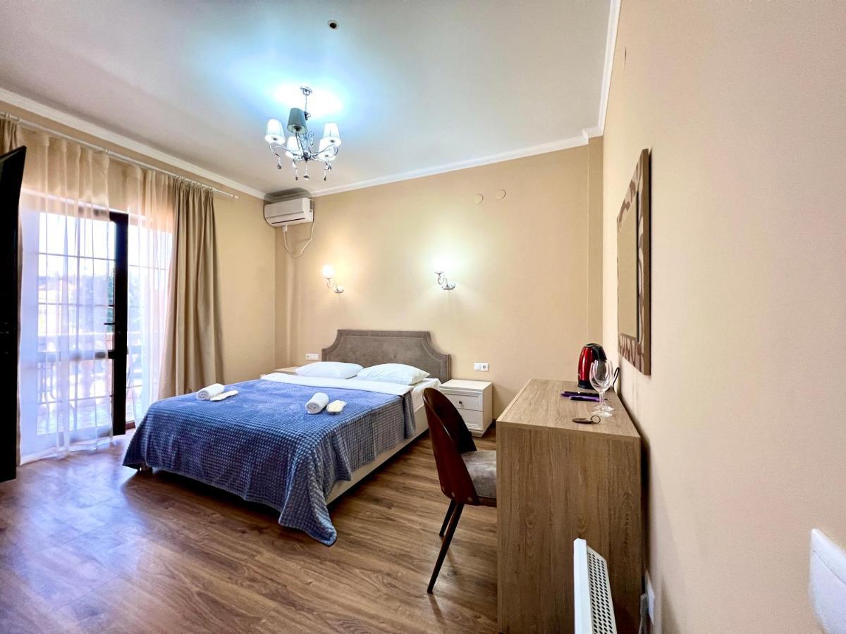 Hotel In Sukhum Sukhumi Ngoại thất bức ảnh