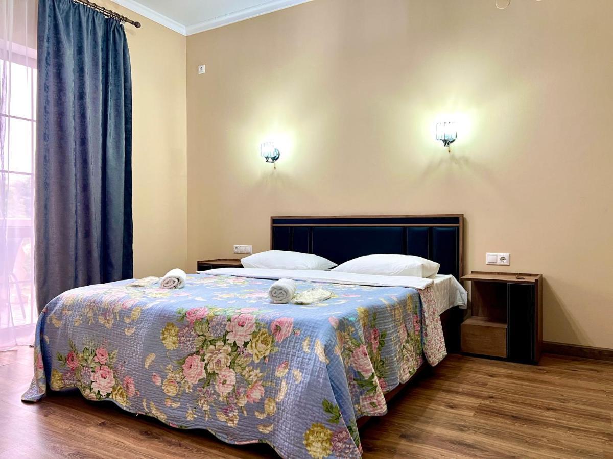 Hotel In Sukhum Sukhumi Ngoại thất bức ảnh